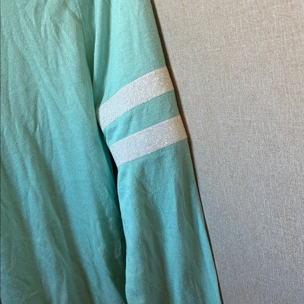 SO stylish mint